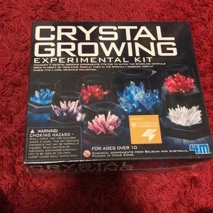 BRAND NEW Crystal Growing Kit